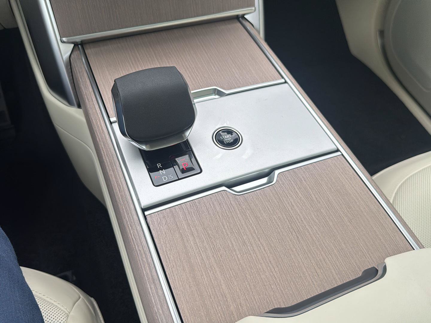 New 2026 Land Rover Range Rover SE AWD/4WD image 35