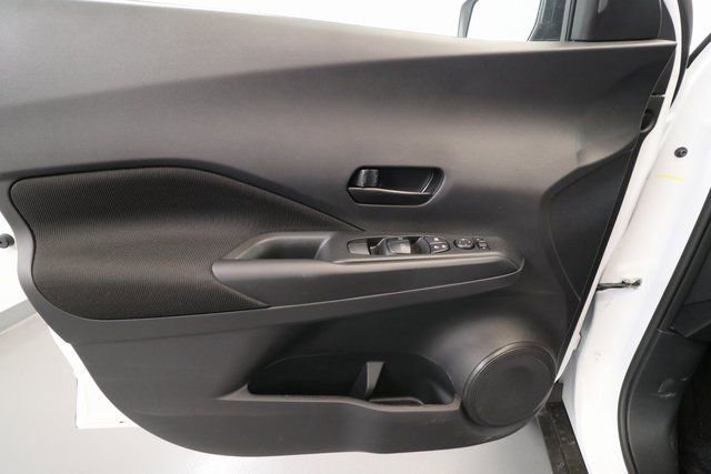 New 2025 Nissan Kicks Play S image 7
