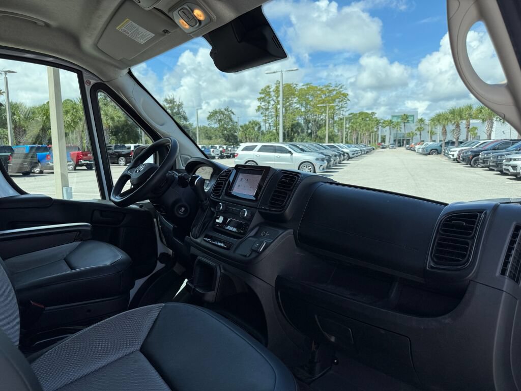 Used 2025 RAM ProMaster 2500 w/ Convenience Group FWD image 12