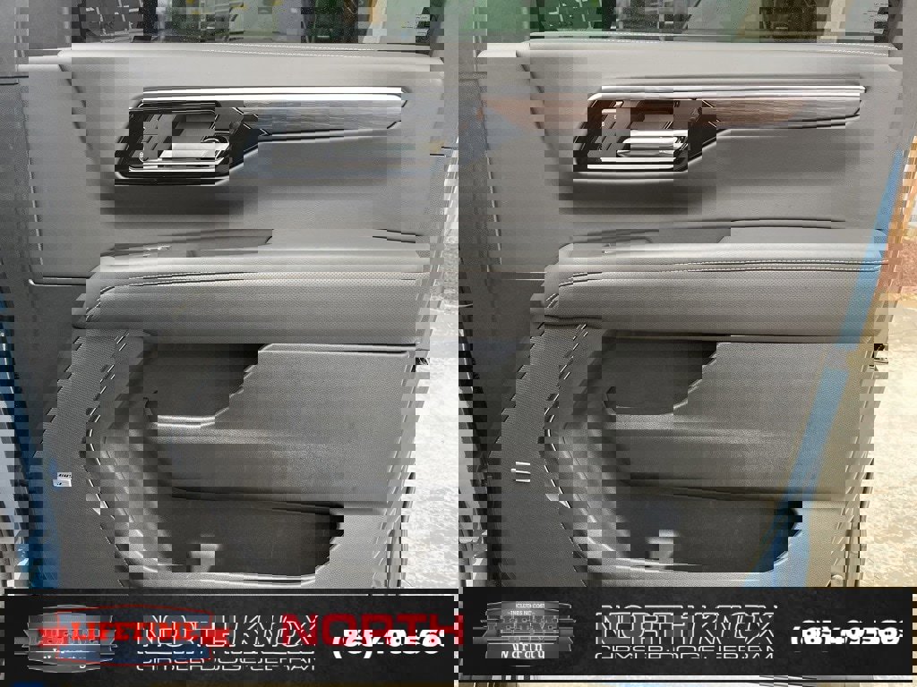 Used 2025 Chevrolet Suburban Premier image 28