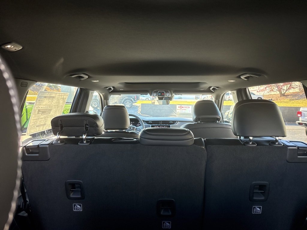 New 2025 Jeep Grand Cherokee L Altitude image 14