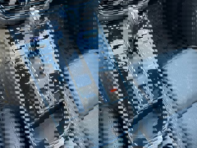 Used 2024 Porsche Macan image 20