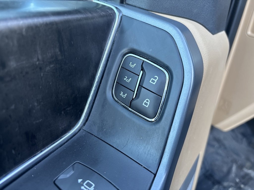 Used 2023 Ford F150 Lariat w/ Max Trailer Tow Package image 18