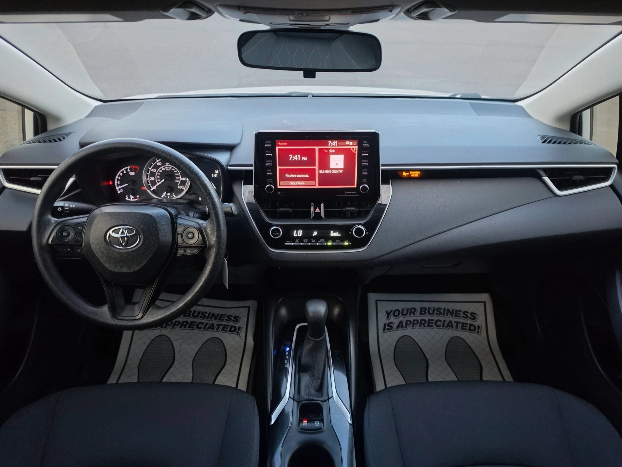 Used 2021 Toyota Corolla LE w/ Carpet Mat Package (TMS) FWD image 9