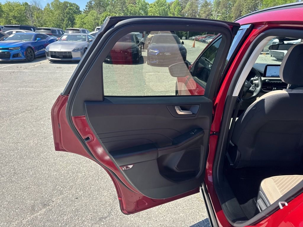 Used 2021 Ford Escape SE w/ Convenience Package image 27