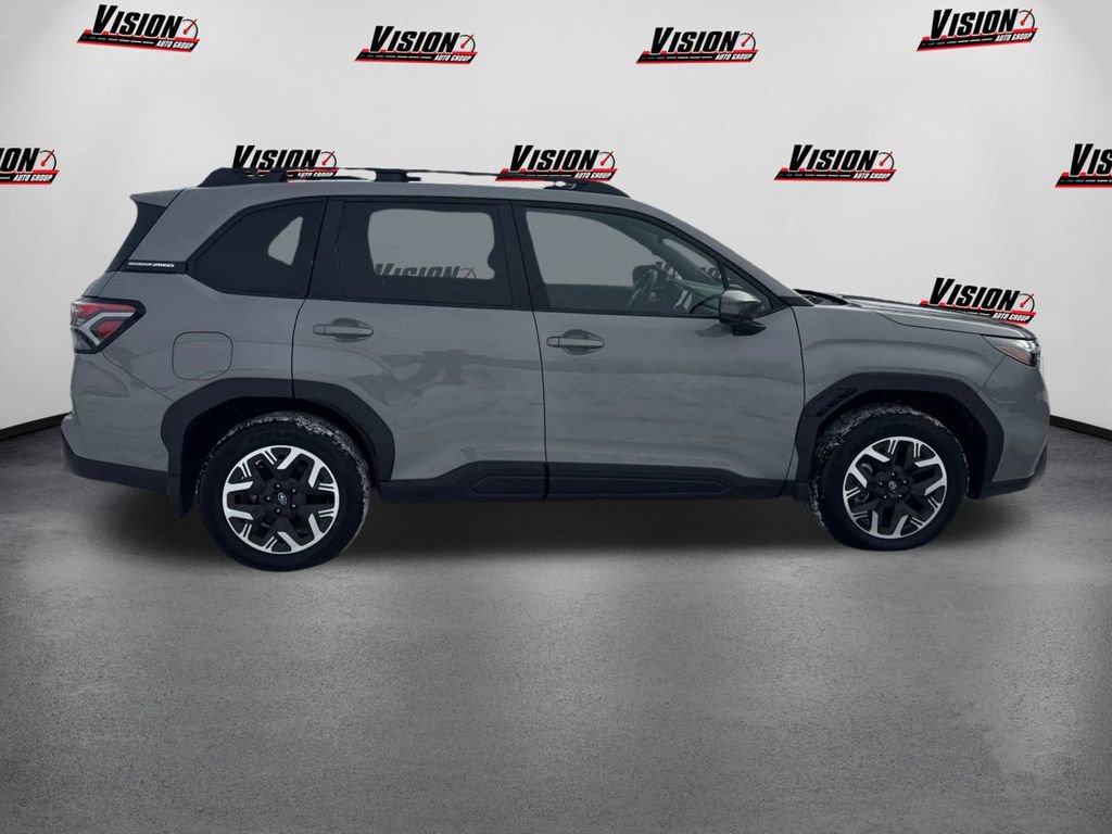 Used 2025 Subaru Forester Premium image 4