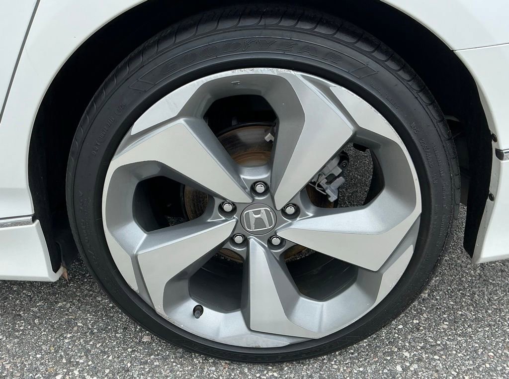 Used 2018 Honda Accord Touring image 21