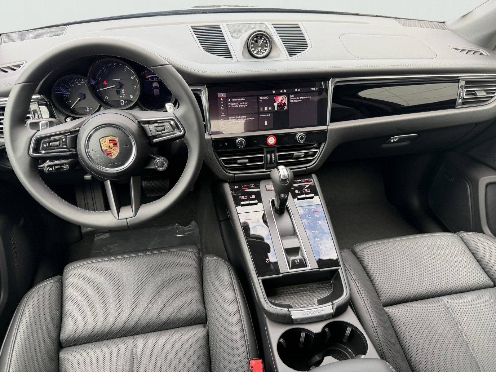 New 2026 Porsche Macan AWD/4WD image 15