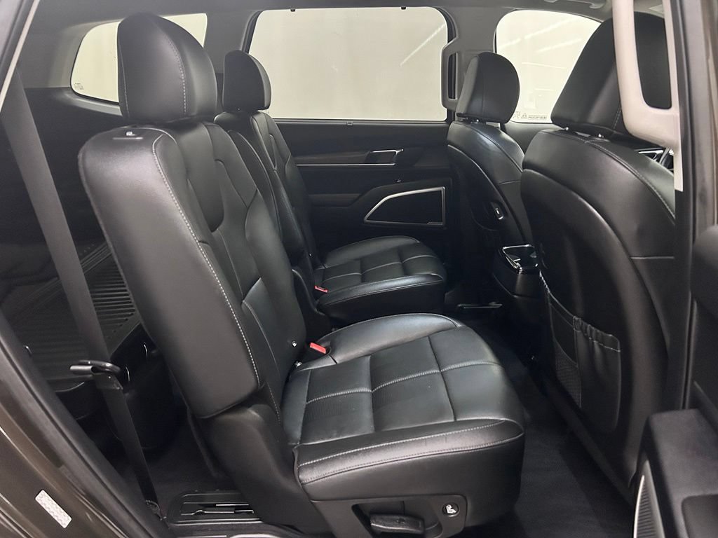 Used 2021 Kia Telluride EX w/ EX Premium Package AWD/4WD image 17