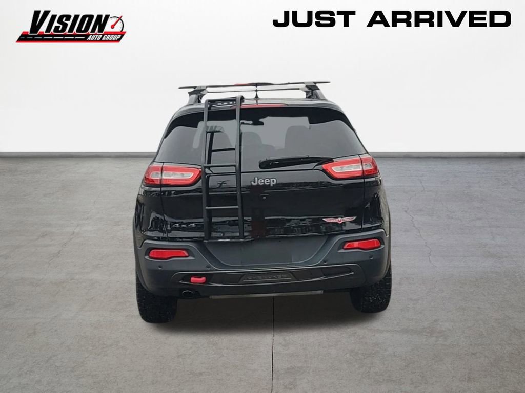 Used 2018 Jeep Cherokee Trailhawk image 6