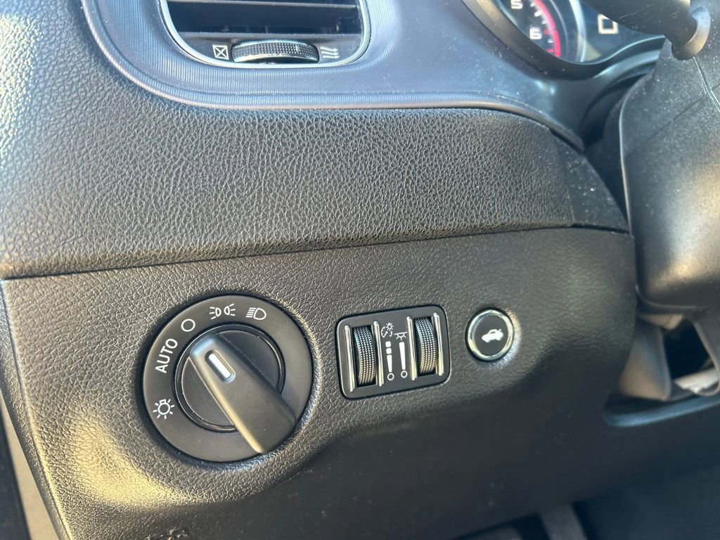 Used 2023 Dodge Charger SXT image 13