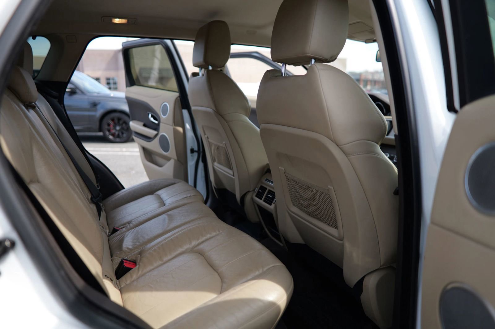 Used 2018 Land Rover Range Rover Evoque image 29