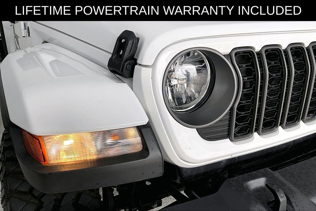 Used 2025 Jeep Gladiator Sport image 41