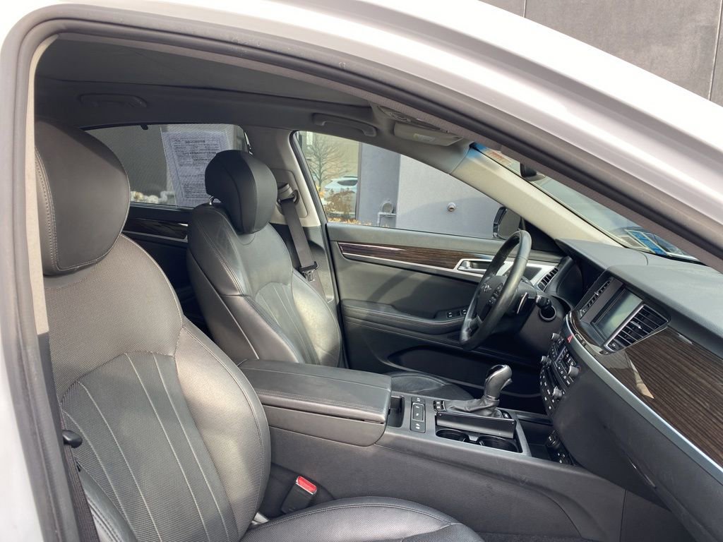 Used 2017 Genesis G80 3.8 w/ Option Group 02 image 9