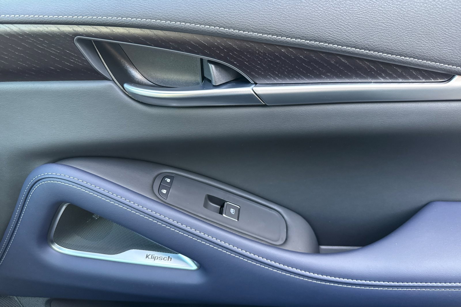 New 2026 INFINITI QX60 Sport w/ Dark Cargo Package image 18