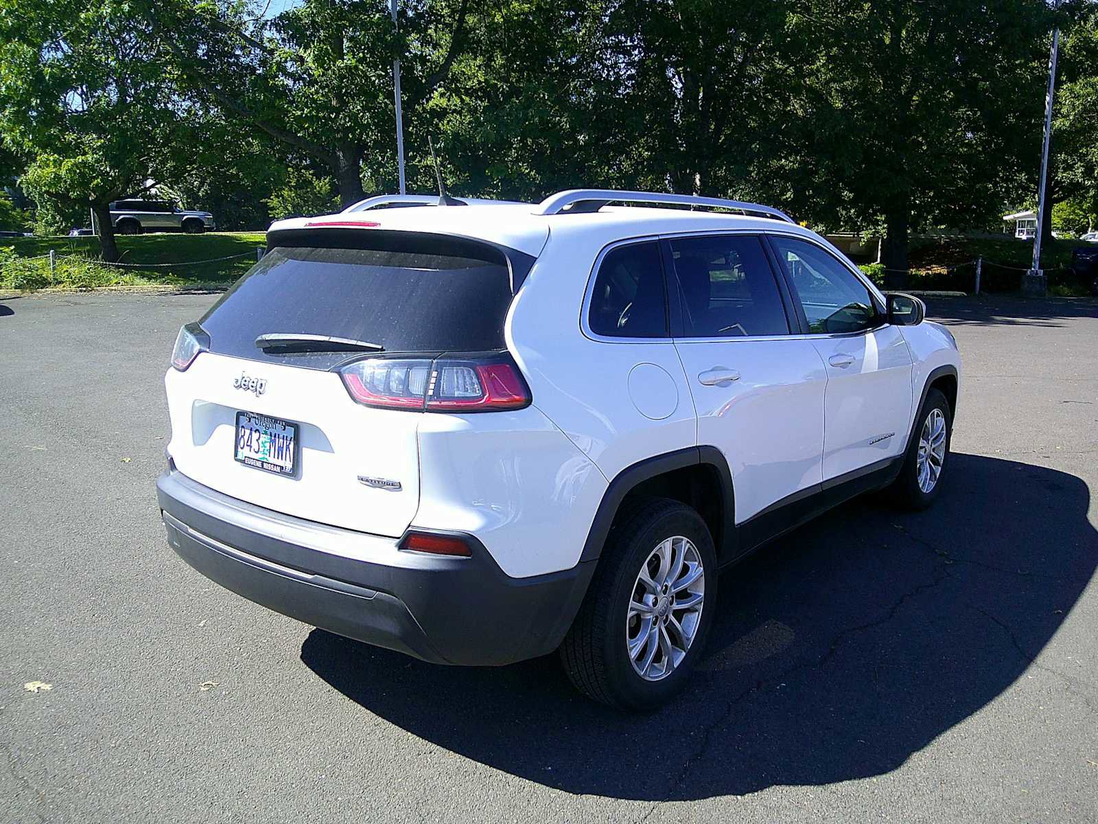 Used 2019 Jeep Cherokee Latitude w/ Popular Appearance Group FWD image 5