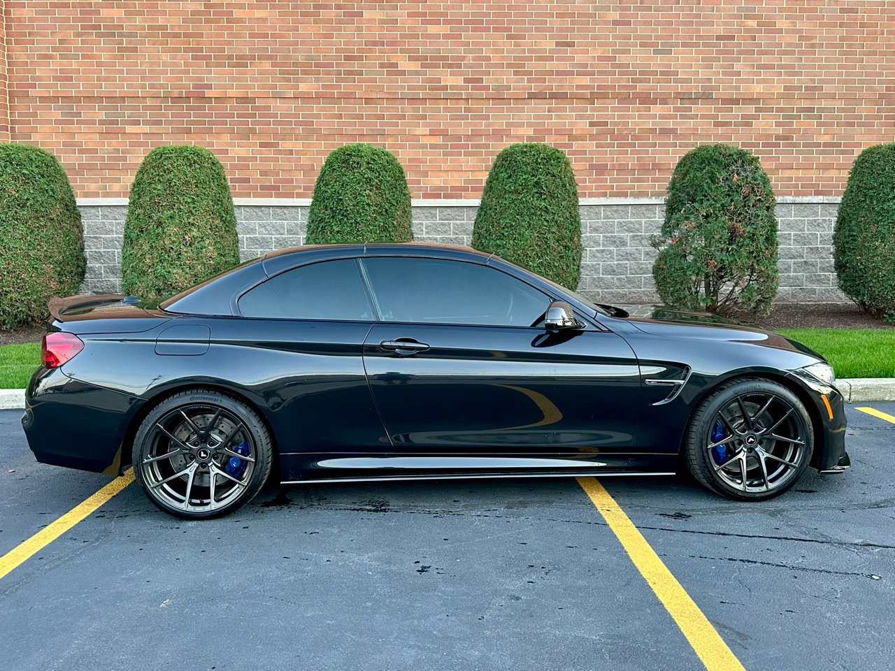 Used 2020 BMW M4 Convertible image 36