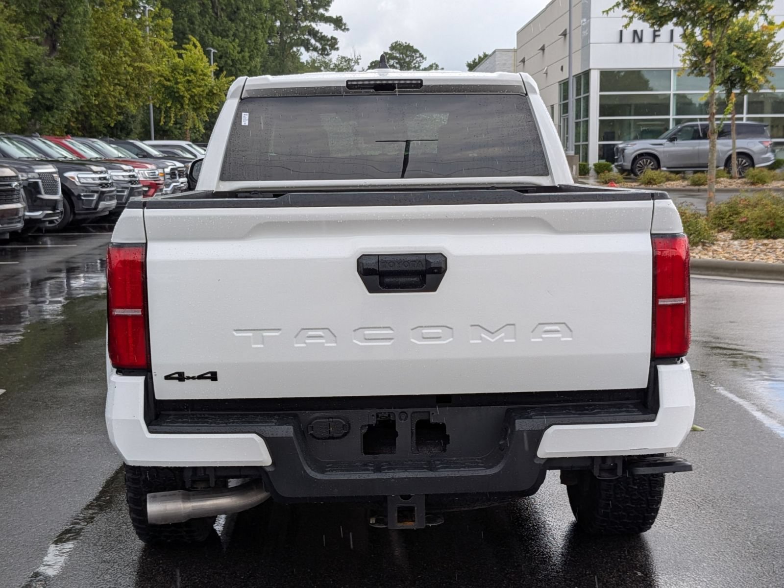Used 2024 Toyota Tacoma TRD Sport AWD/4WD image 4