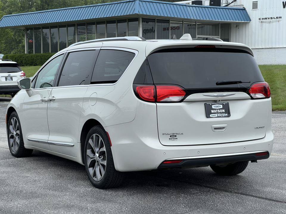 Used 2017 Chrysler Pacifica Limited w/ UConnect Theater Package FWD image 10