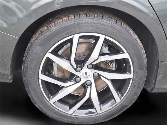 Used 2020 Volvo S60 T6 Momentum image 7