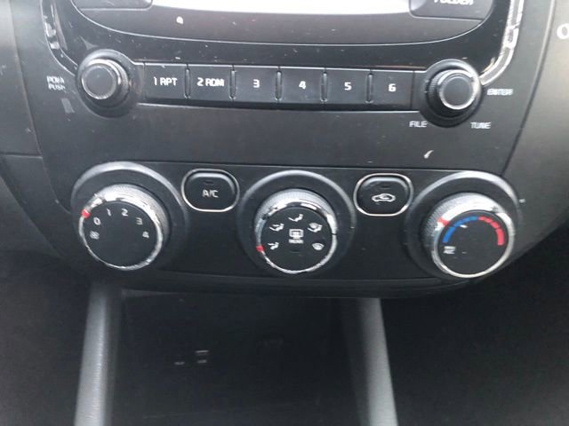 Used 2017 Kia Forte LX image 38