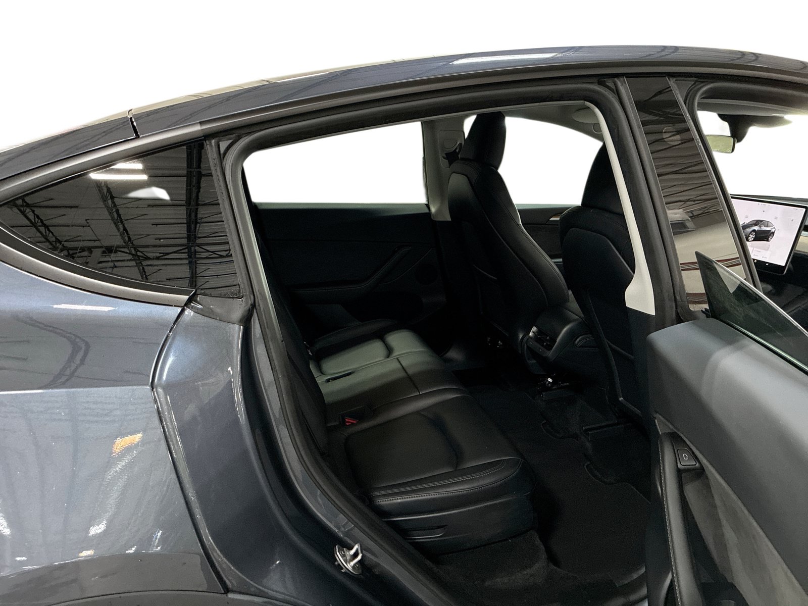 Certified 2023 Tesla Model Y Long Range AWD/4WD image 11