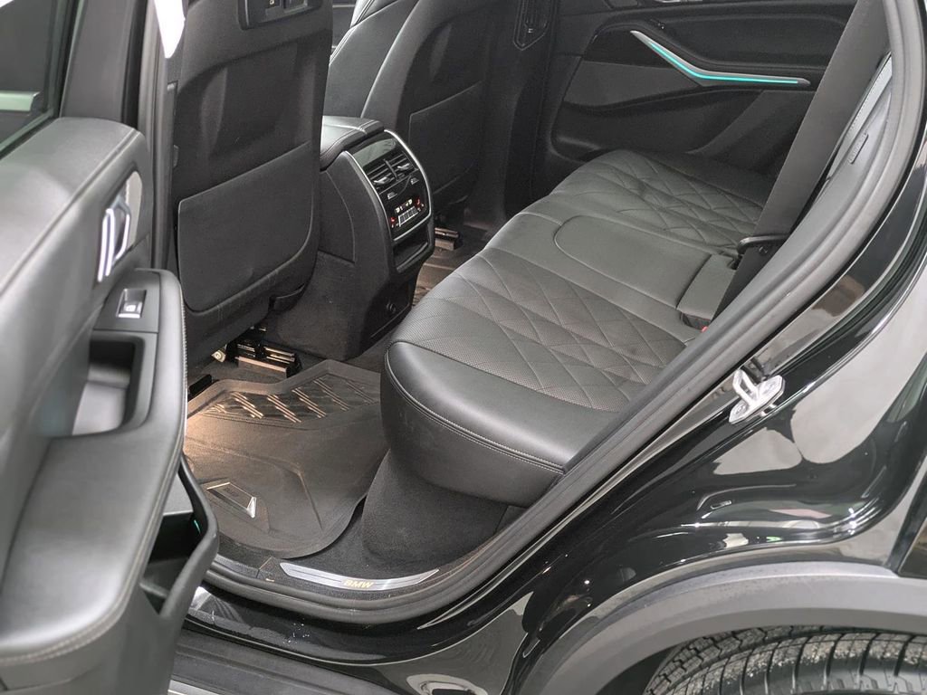 Used 2023 BMW X5 xDrive40i w/ Premium Package image 23