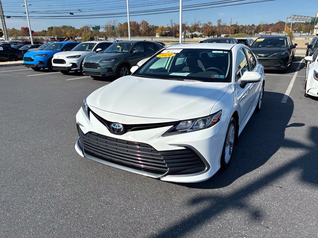 Used 2024 Toyota Camry LE FWD image 17