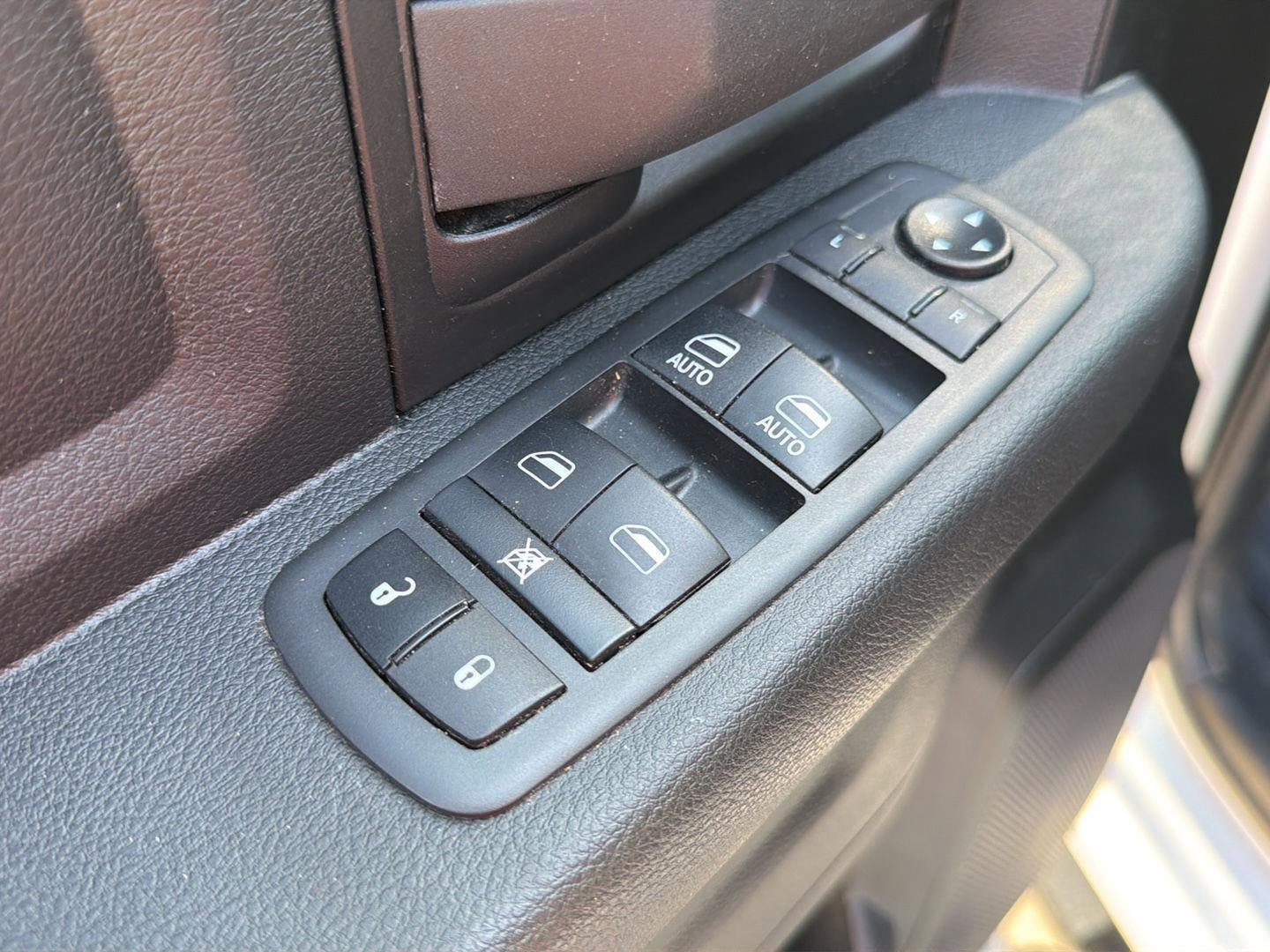 Used 2021 RAM 2500 Tradesman w/ Chrome Appearance Group AWD/4WD image 16