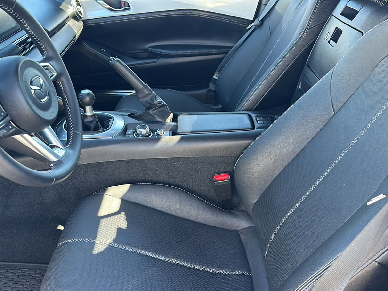 Used 2022 MAZDA MX-5 Miata Grand Touring w/ Weather Package image 13