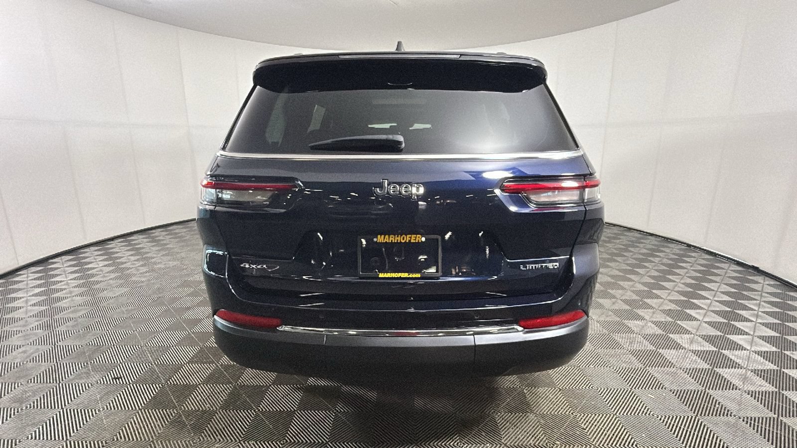 Used 2023 Jeep Grand Cherokee L Limited AWD/4WD image 4