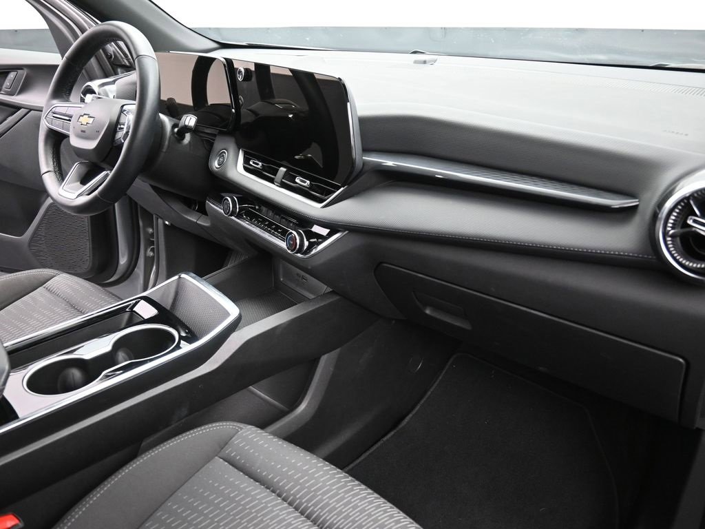 Used 2025 Chevrolet Equinox LT image 16