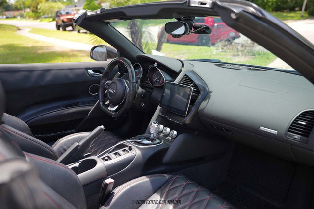 Used 2011 Audi R8 V10 image 39