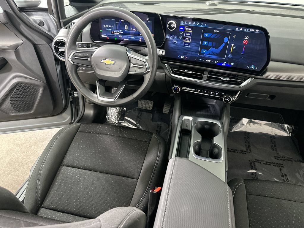 Used 2025 Chevrolet Equinox EV LT FWD image 17