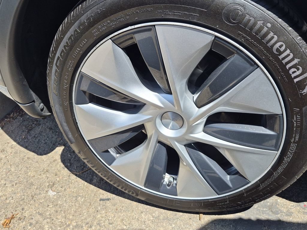 Used 2021 Tesla Model Y Long Range AWD/4WD image 13