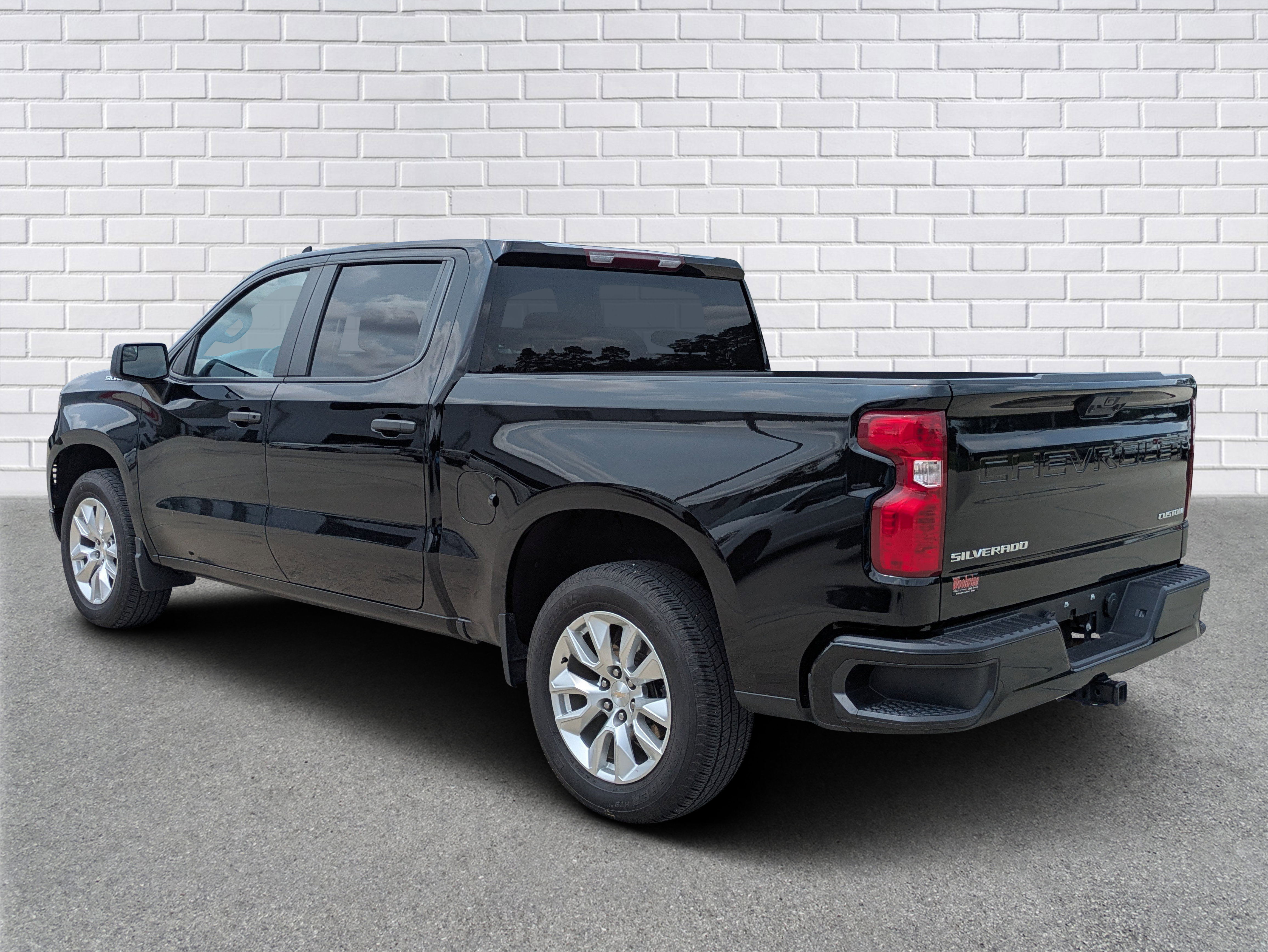 Used 2024 Chevrolet Silverado 1500 Custom RWD image 3