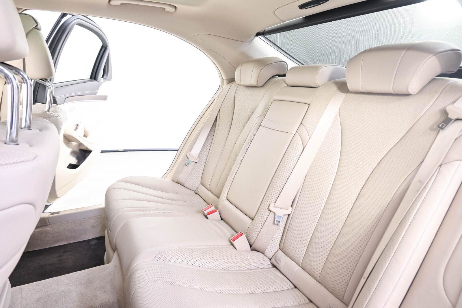 Used 2017 Mercedes-Benz S 550 Sedan w/ Premium Package image 21