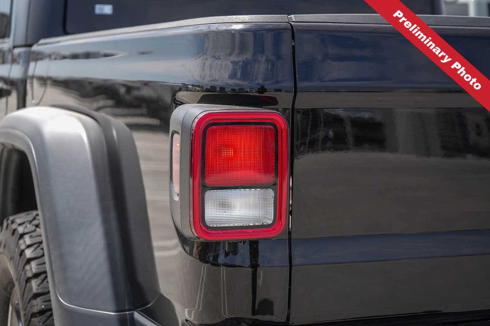 Used 2020 Jeep Gladiator Rubicon w/ Trailer Tow Package AWD/4WD image 9