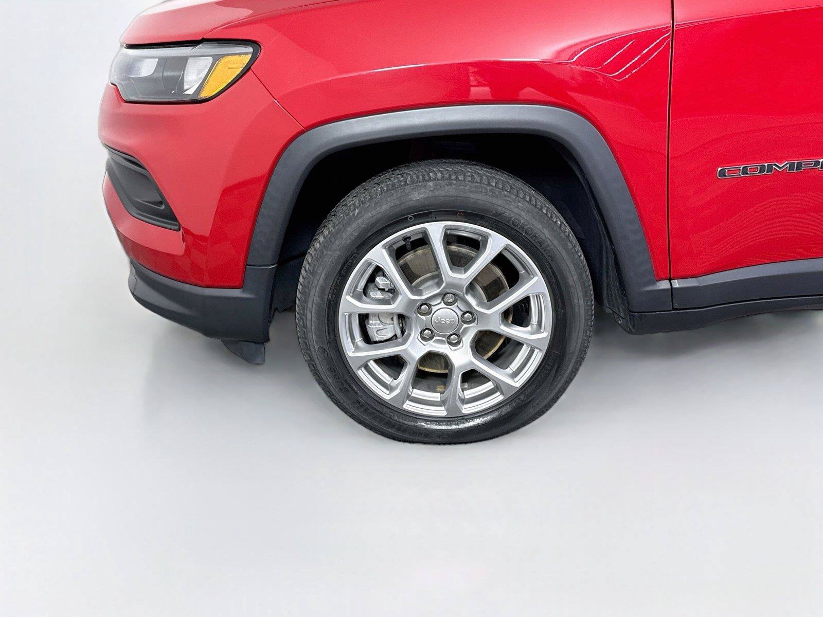Used 2023 Jeep Compass Latitude AWD/4WD image 22