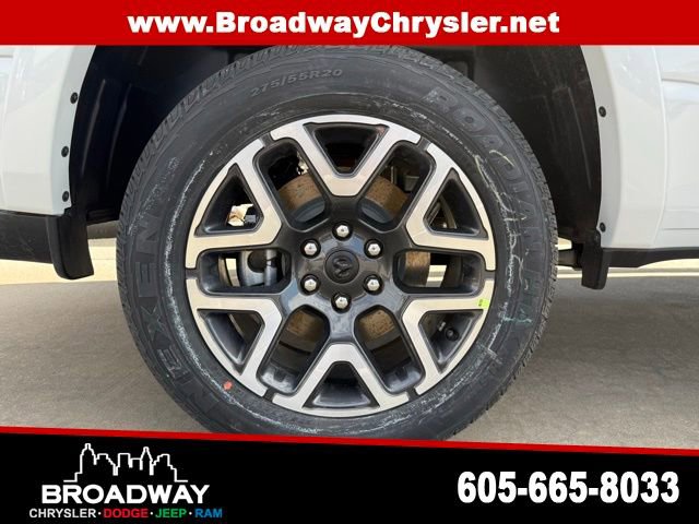 Used 2025 RAM 1500 Laramie AWD/4WD image 8