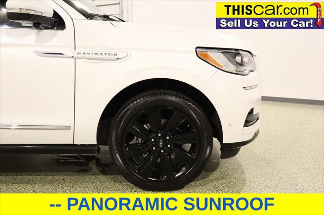 Used 2022 Lincoln Navigator Reserve image 10