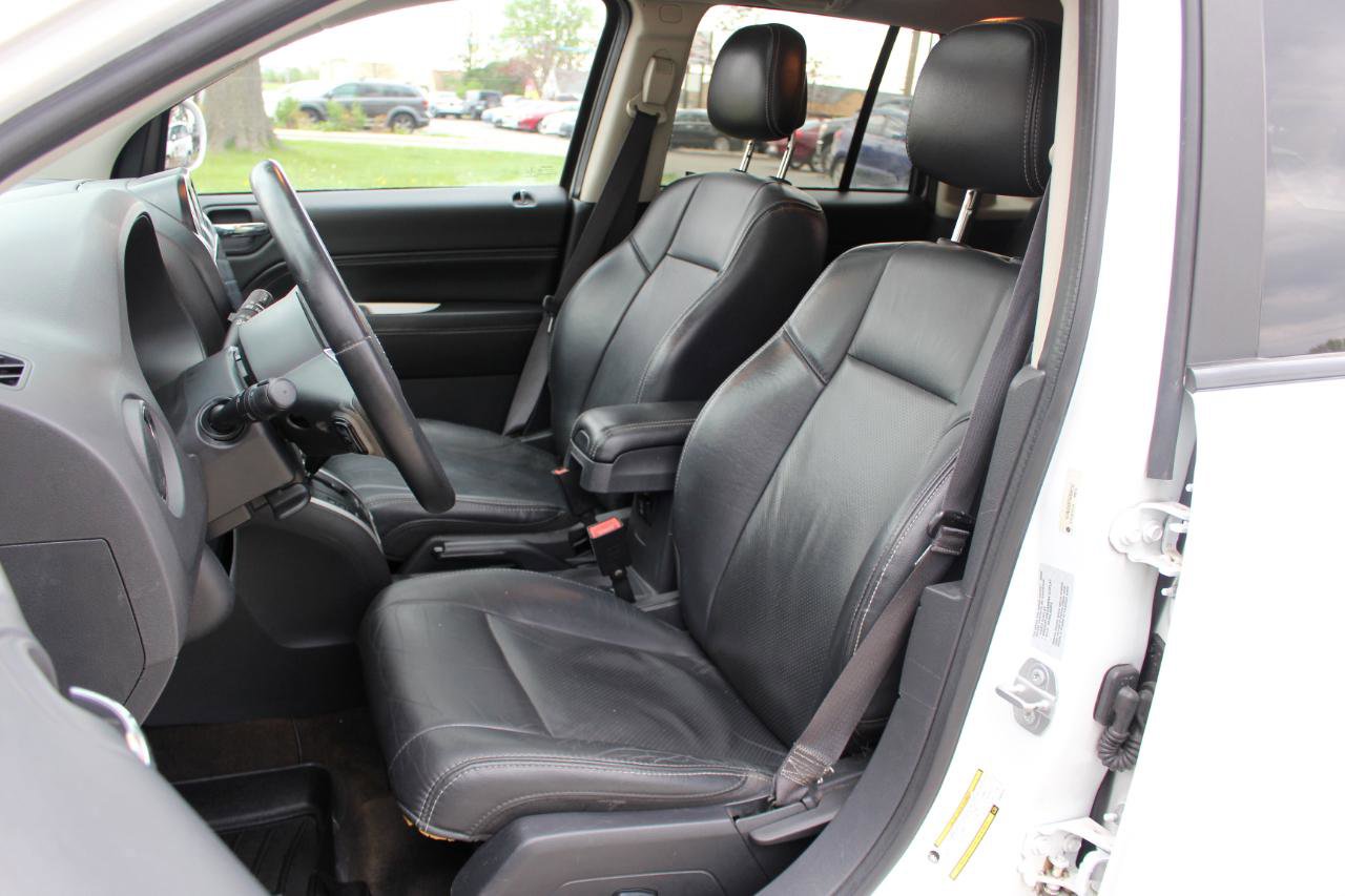 Used 2016 Jeep Compass High Altitude AWD/4WD image 15