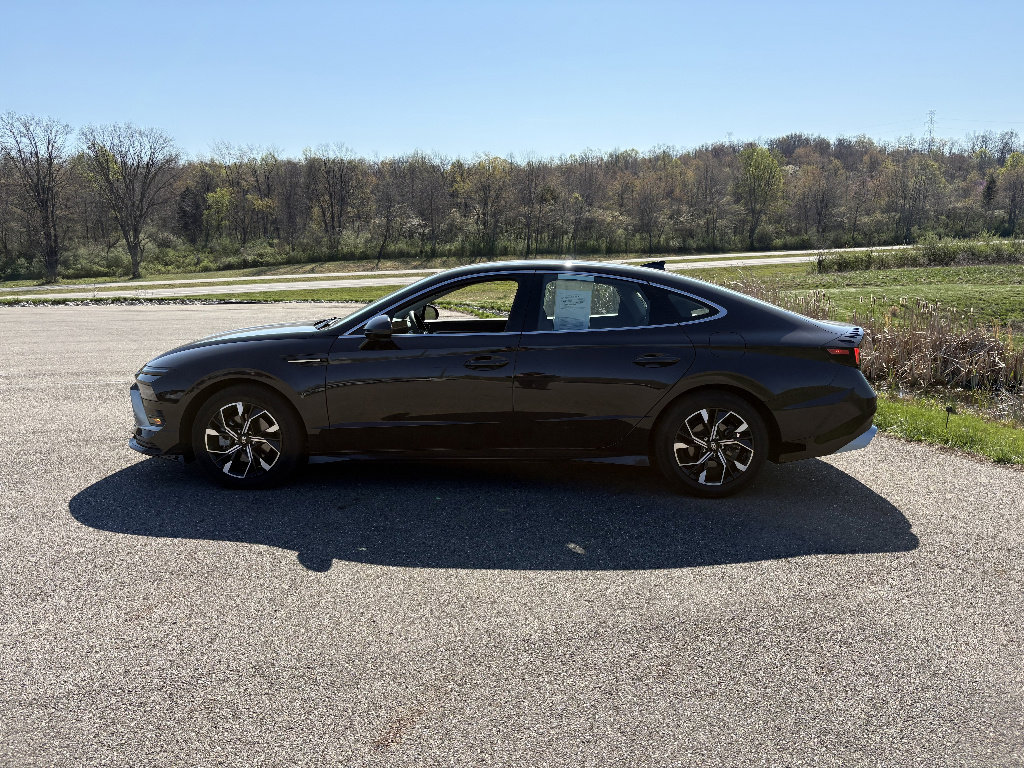 Used 2024 Hyundai Sonata SEL AWD/4WD image 2