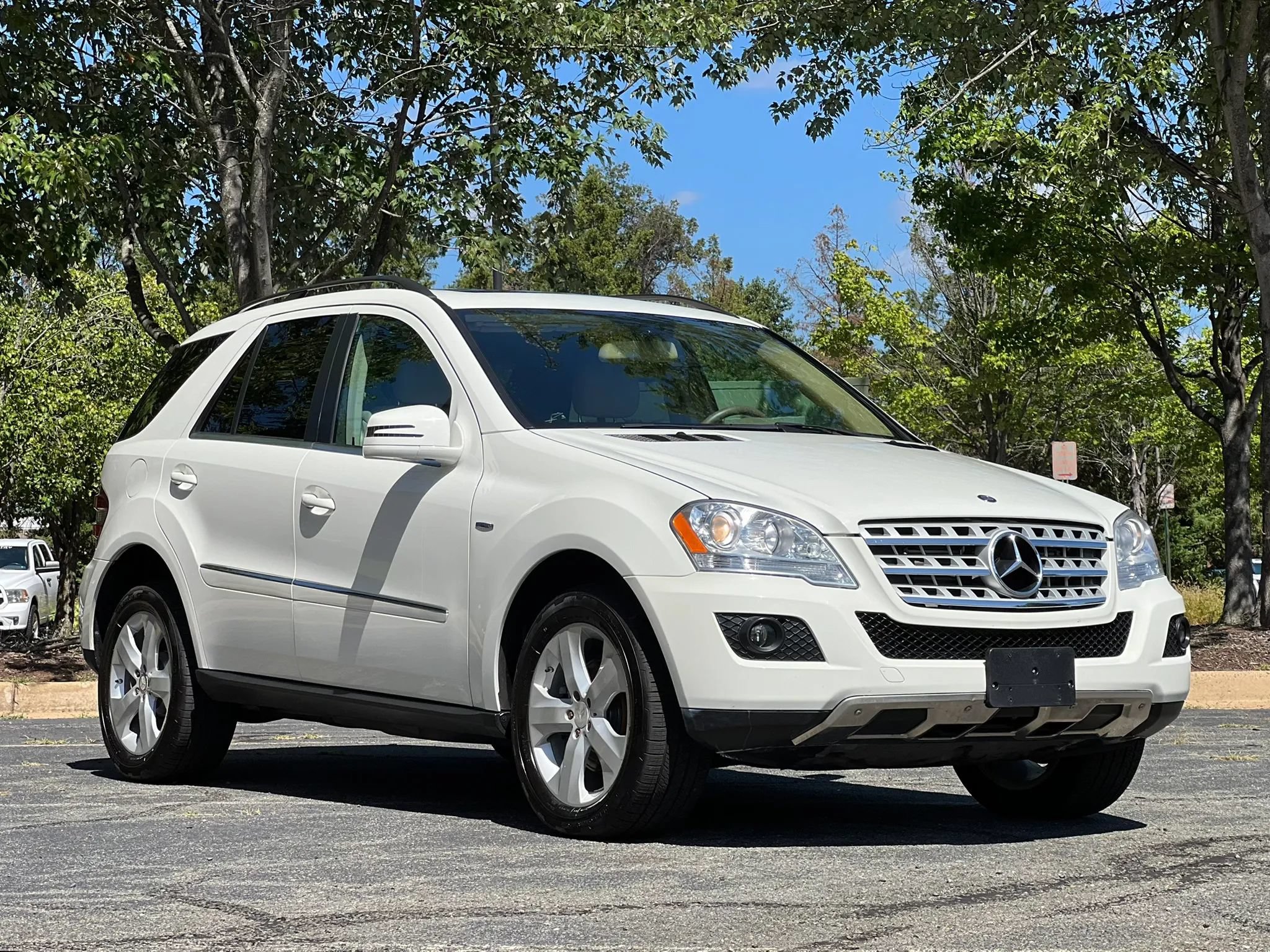 Used 2011 Mercedes-Benz ML 350 BlueTEC 4MATIC image 7