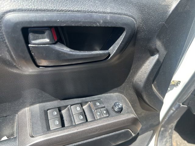 Used 2022 Toyota Tacoma SR5 RWD image 13