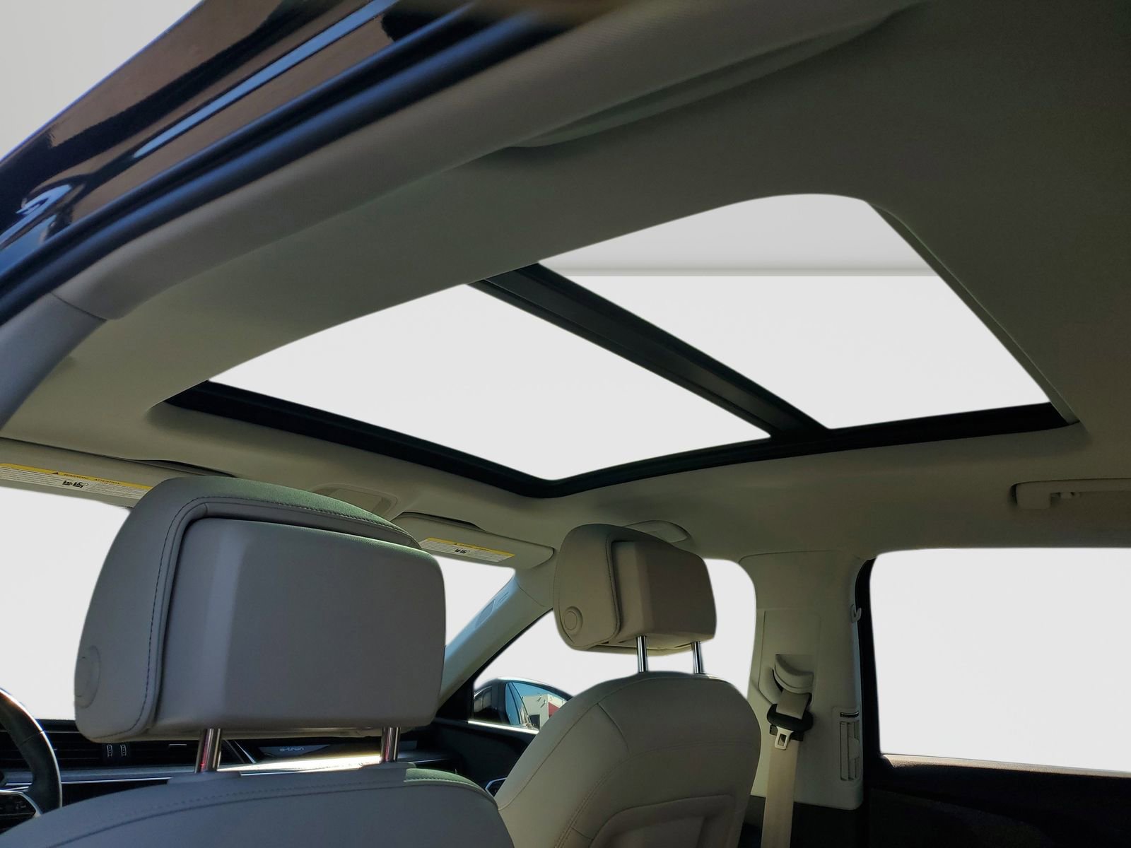 Used 2024 Audi Q8 e-tron Premium Plus w/ Premium Plus Package image 13