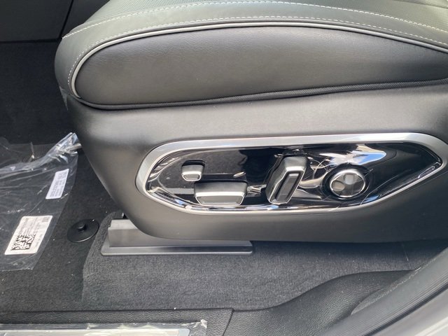 New 2025 Jeep Grand Cherokee L Overland image 17