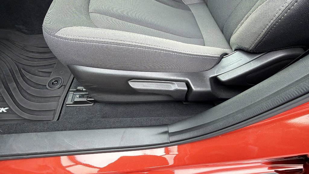 Used 2025 Subaru Crosstrek 2.0i Premium image 21
