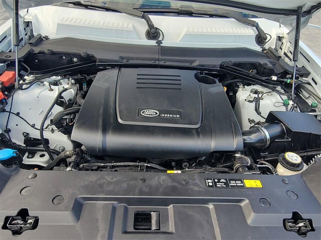 Used 2024 Land Rover Defender 110 S image 29