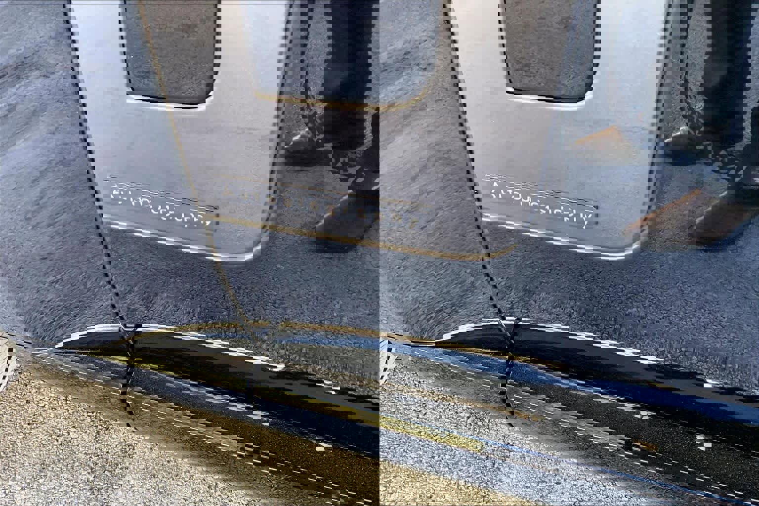 Used 2023 Land Rover Range Rover Autobiography image 10